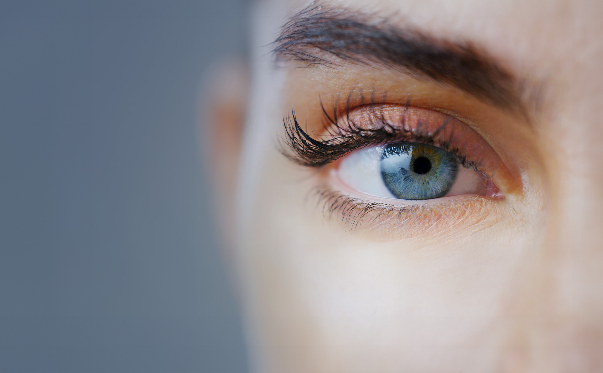 parallax-banner-eye